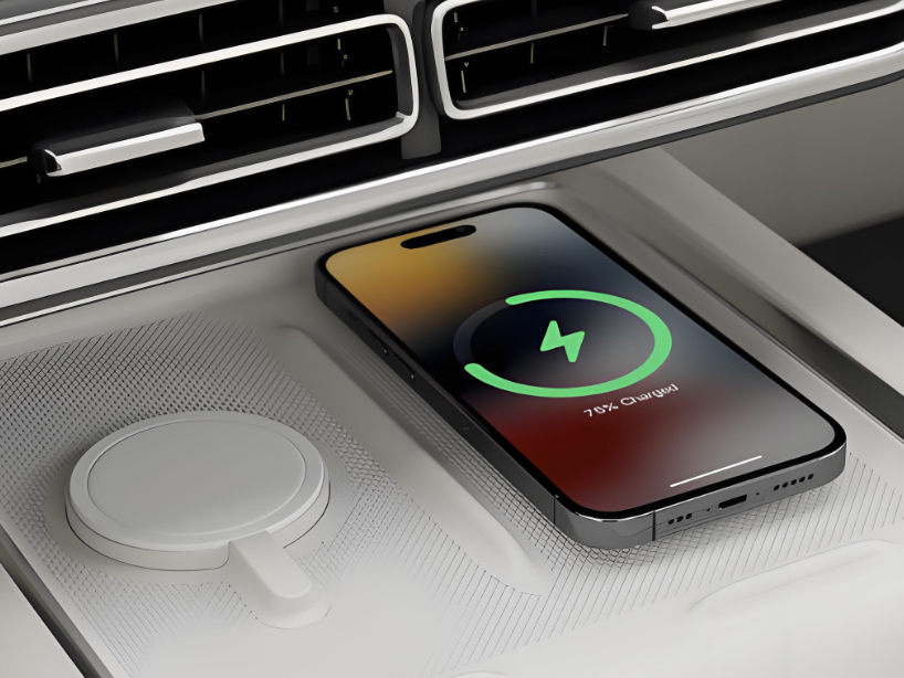 車(chē)載無(wú)線(xiàn)充：充電導(dǎo)航兩不誤，智慧出行新體驗(yàn)